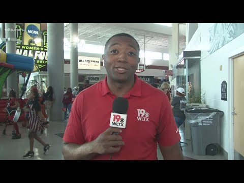 Dawn Staley, Gamecock Women's Basketball team kick off season with FamFest