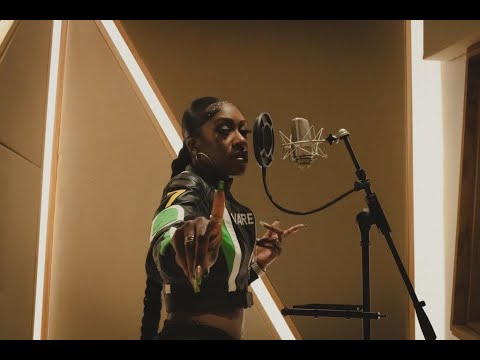 LolaBunz - No Patience (Official Music Video) Prod By Runway The Catwalker X IIImpala