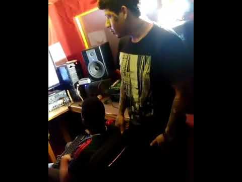 Yander ft franciskao el Diex  con el Artista ME LLAMA PREVIO