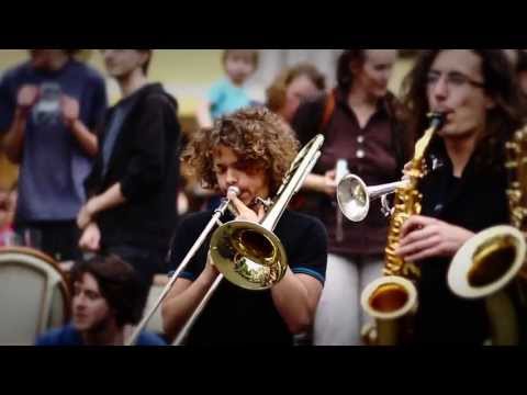 Flashmob symphonique Beatles de l'association Alumni Poulenc (Tours, France)