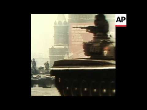 SYND 7 11 77PARADE IN RED SQUARE OF THE 60TH ANNIVERSARY OF THE OCTOBER REVOLUTION IN USSR