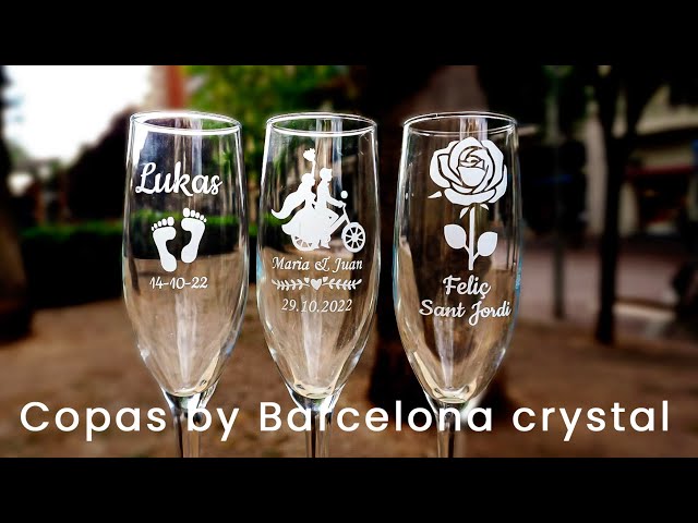 Vídeo relacionado con Curia Grabador Copa para comunión personalizada, copa cristal grabada con el texto que indiques. Copa caliz