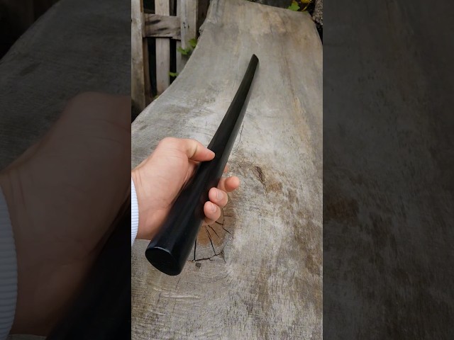 Vídeo relacionado con Wakizashi Espada de Entrenamiento Japonesa Hecha de Polipropileno con Tsuba 60 cm
