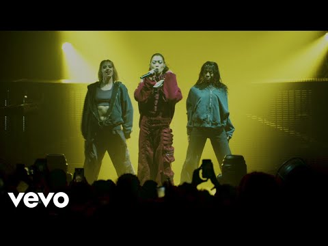 Rina Sawayama - Imagining (Live from Brixton Academy)