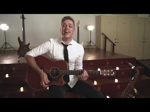 Event Entertainers presents Chris Gable - Stuck In The Middle With You by Stealers Wheel