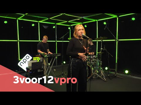 Hanne Mjøen - Sounds Good To Me & Hell With You (Live at 3voor12 Radio)