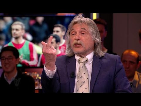 Johan Derksen neemt het op voor Younes en steekt middelvinger op naar Ten Hag - VOETBAL INSIDE
