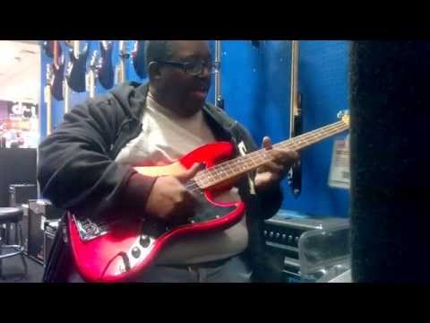 Fender Modern Player Short Scale Jazz Bass 2013 - 2014 - Candy Apple Red image 15