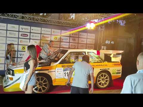 31 Rajd Rzeszowski ceremonia startu samochodów historycznych