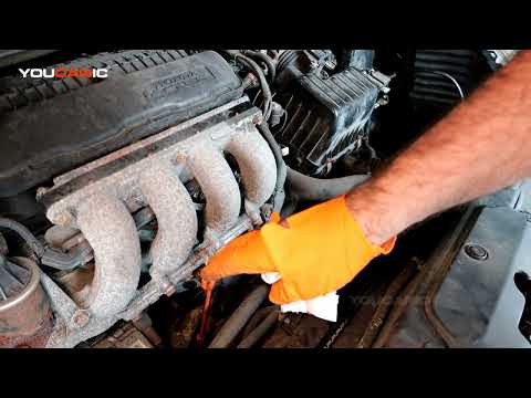 2007-2013 Honda Fit: Check and Add Engine Oil