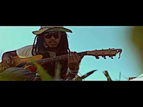 ARAY DAULAY | BYRON BAY BLUES