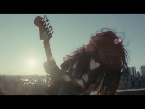 Kehlani - Crash [Official Music Video] © Kehlani