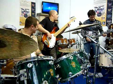 ENRICO CIANCIUSI TRIO DI BERARDINO DRUMS