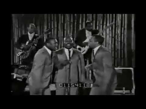 The Rivingtons  - Do the weejee walk  /  Papa oom mow mow