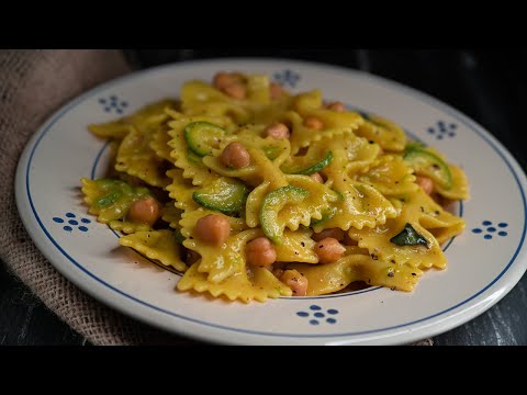 FARFALLE CREMOSE con ZUCCHINE, CECI E ZAFFERANO | risottate e al profumo di menta