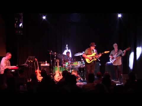 Frank Gambale "A LITTLE SOMETHING" SOLO @ THE TRALF