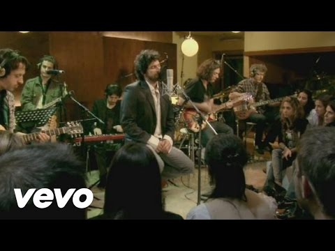 Ivan Noble - Dame un Motivo (En Vivo) (Official Video)