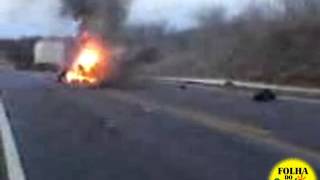 preview picture of video 'Homem perde controle de veículo e vai à óbito na BR-230 próximo a Divinópolis'