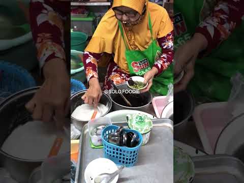 DAWET TELASIH HJ SIPON HITS DI PASAR GEDE SOLO‼️ #kulinerindonesia #jakarta #solo #bandung #surabaya