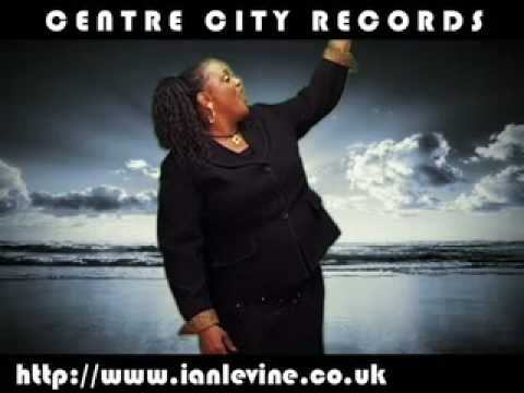 Evelyn Thomas - My Head's In The Stars