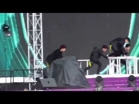 140701 Hong Kong Dome Festival Super Junior M -Swing(1/2) Kyuhyun focus