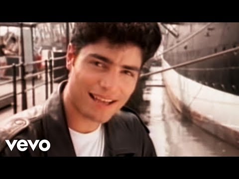 Chayanne - Completamente Enamorados (Video)