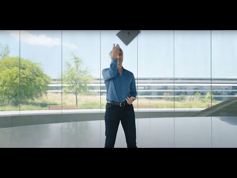 Craig Federighi yeets an iPad