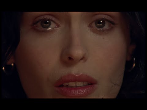 Leslie Medina - Derrière moi (Clip Officiel)