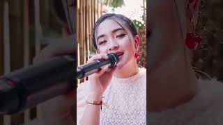 Download lagu Elsa Amalia - Aku Milikmu (Malam Ini) mp3