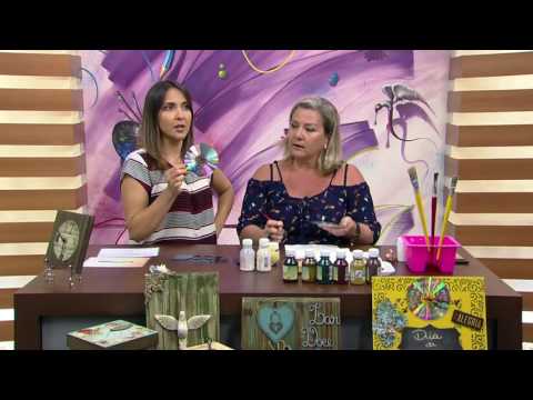 Mulher.com - 12/09/2016 - Relógio customizado com CD sobre textura em decapê - Angelina Couto P1