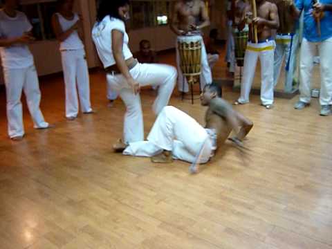 Equipe JO Capoeira C.Mestra Jo e Instrutor Inca
