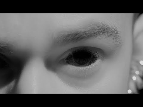 Video thumbnail for Les hommes aux yeux noirs