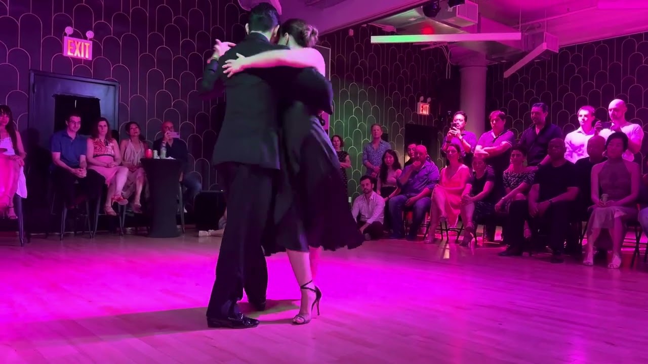 Ornella Simonetto y Juan Vargas - 01 Anibal Troilo, Fuimos.