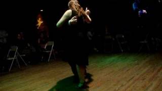 Ariadna Naveira y Fernando Sanchez - Ojos Negros