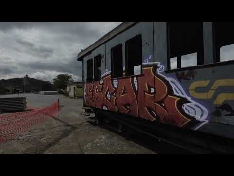 E-92 e carruagens em resguardo nas oficinas do Pocinho (antigo material da linha do Sabor).