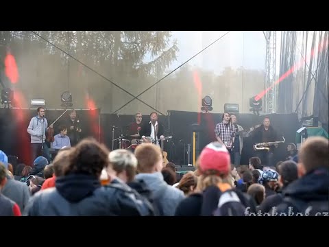 Poletíme? - Poletíme? (live) - Jedna holka se mi asi líbí (Poličské Rockoupá