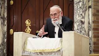 שיחה לנר שלישי של חנוכה | הרב מרדכי גרינברג, נשיא הישיבה (ישיבת כרם ביבנה) - התמונה מוצגת ישירות מתוך אתר האינטרנט יוטיוב. זכויות היוצרים בתמונה שייכות ליוצרה. קישור קרדיט למקור התוכן נמצא בתוך דף הסרטון