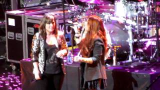 Kelly Clarkson ft Demi Lovato: "Have Yourself a Merry Little Christmas" (demi canta en ESPAÑOL)