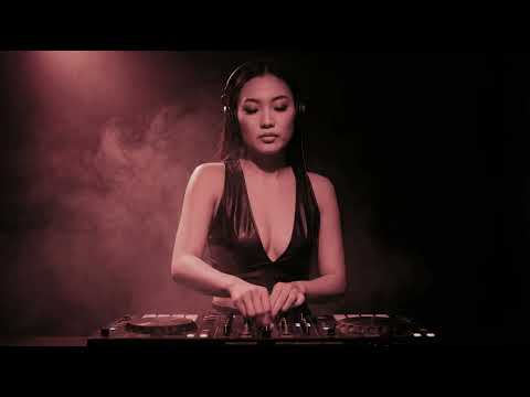 Deep House 2026 ✨ | Neon Vibes & Melodic House Mix Vol.7