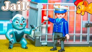 LION GUARD Disney Lion Guard Bunga Goes to Jail Toys Video Parody