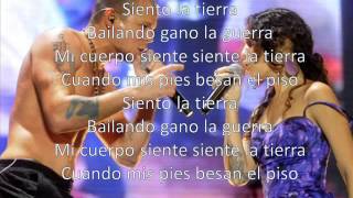 Cuando los pies besan el piso/Con letra Calle 13