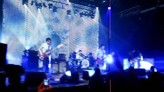 Noel Gallagher - (I Wanna Live In A Dream, In My) Record Machine - Live at Alcatraz Milano 2011