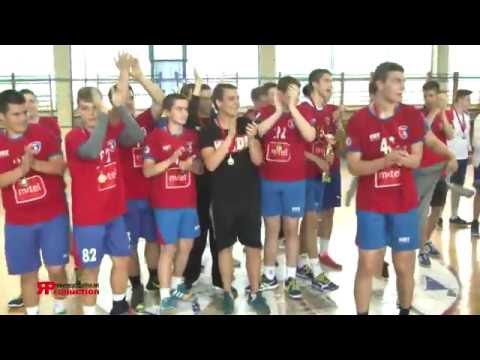 RK Borac m:tel generacija 2000 i mlađi slavlje poslije odbranjene titule