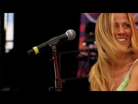 Sheryl Crow & Eric Clapton - Our Love Is Fading [Crossroads 2010] (Official Live Video)