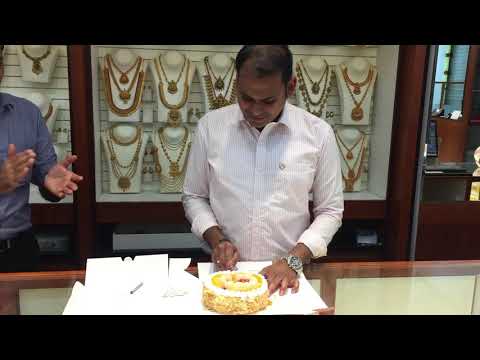 Santhosh Pavithran Birthday Cake Cutting - Joyalukkas Jewelry Singapore Main (07-08-2018)