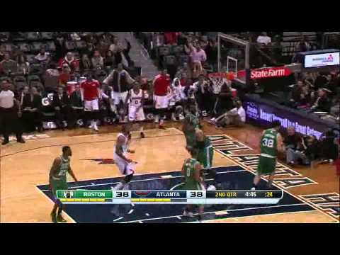 Paul Millsap posterizes Jared Sullinger