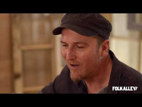 Folk Alley Sessions: Peter Mulvey - "The Last Song'"