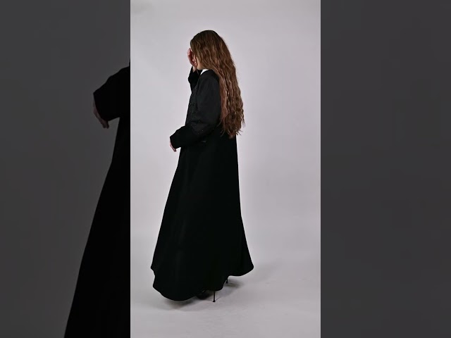 عباية نص كلوش بجكار وشك يدوي