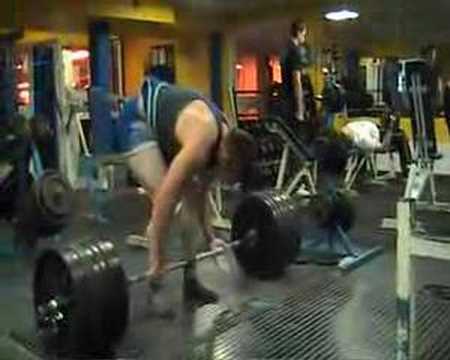 Phil Nosko deadlifting 300 kgs raw (belt only)