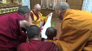 H.H the Dalai Lama recognized H.H Trulshik Rinpoche's Yangsi in Nepal